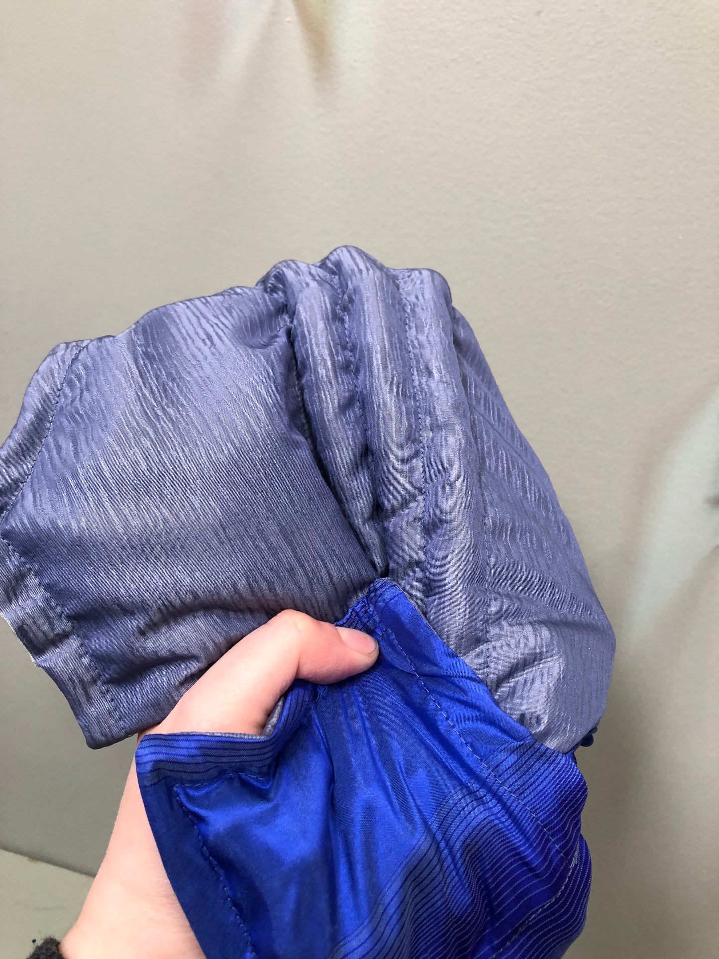 Zero left: Electric ray (silk taffeta)— Deep Pressure Therapy | Cooling Compression Shark