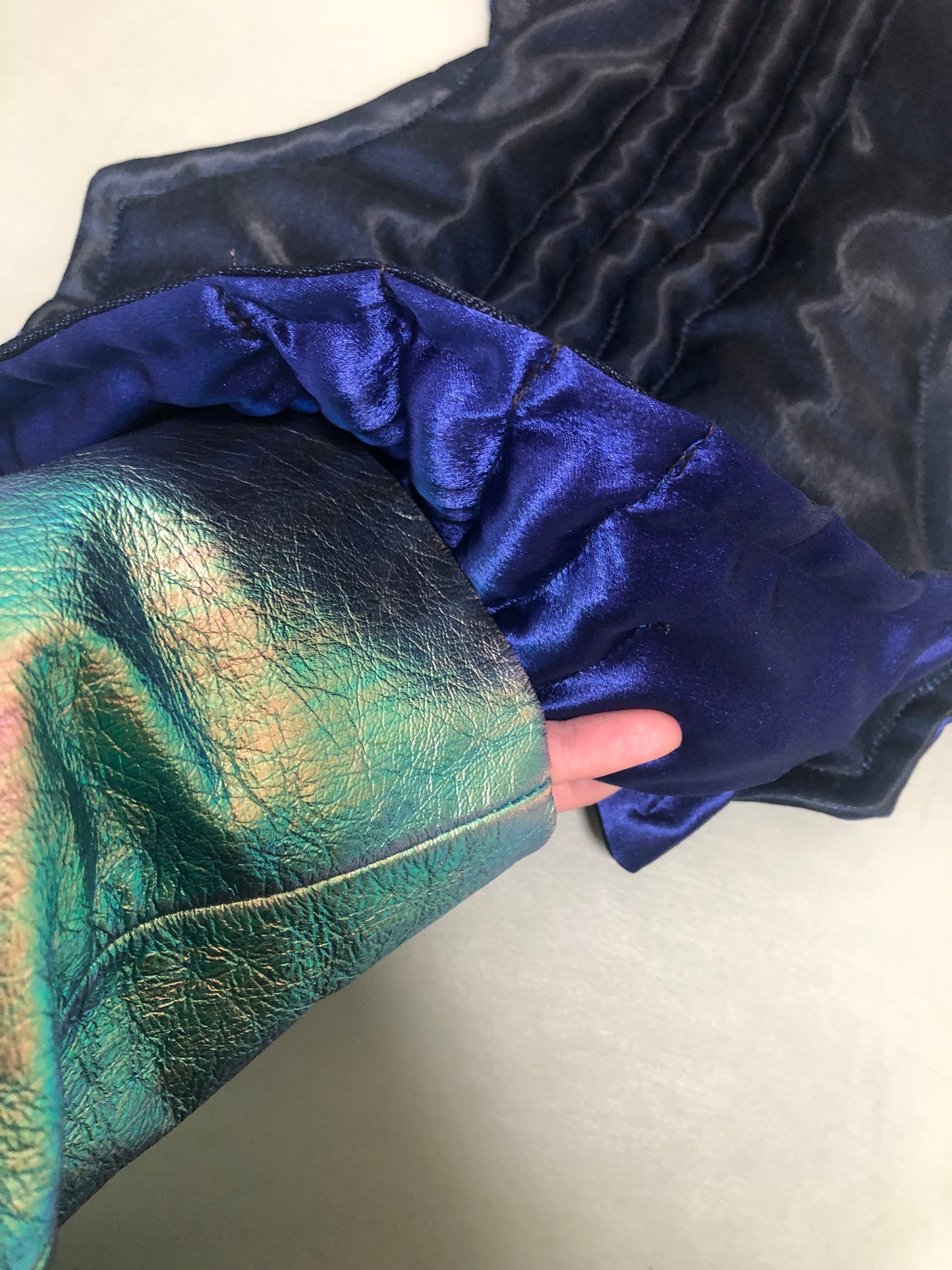 Zero left: Sciaenochromis (nylon)— Deep Pressure Therapy | Cooling Compression Shark