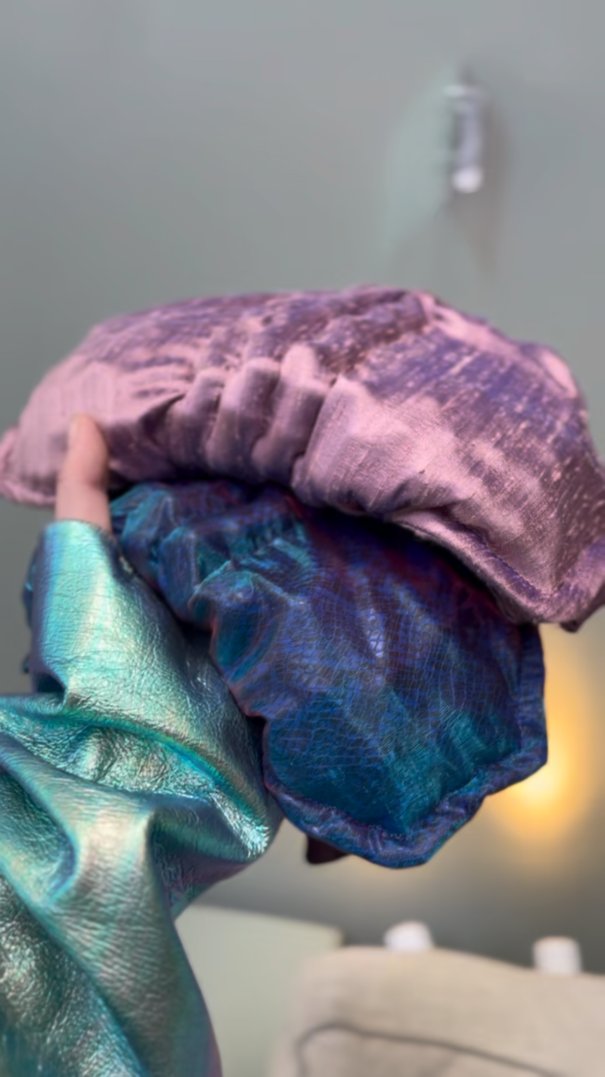 Zero left: Reptile skin (organza/nylon) — Deep Pressure Therapy | Cooling Compression Shark