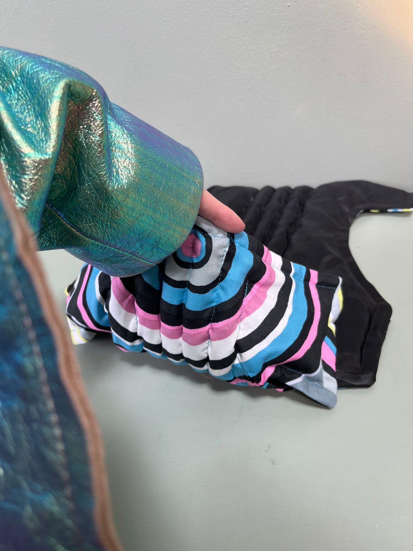 Zero left: Tentacle-belly (cotton/poly) — Deep Pressure Therapy | Cooling Compression Shark