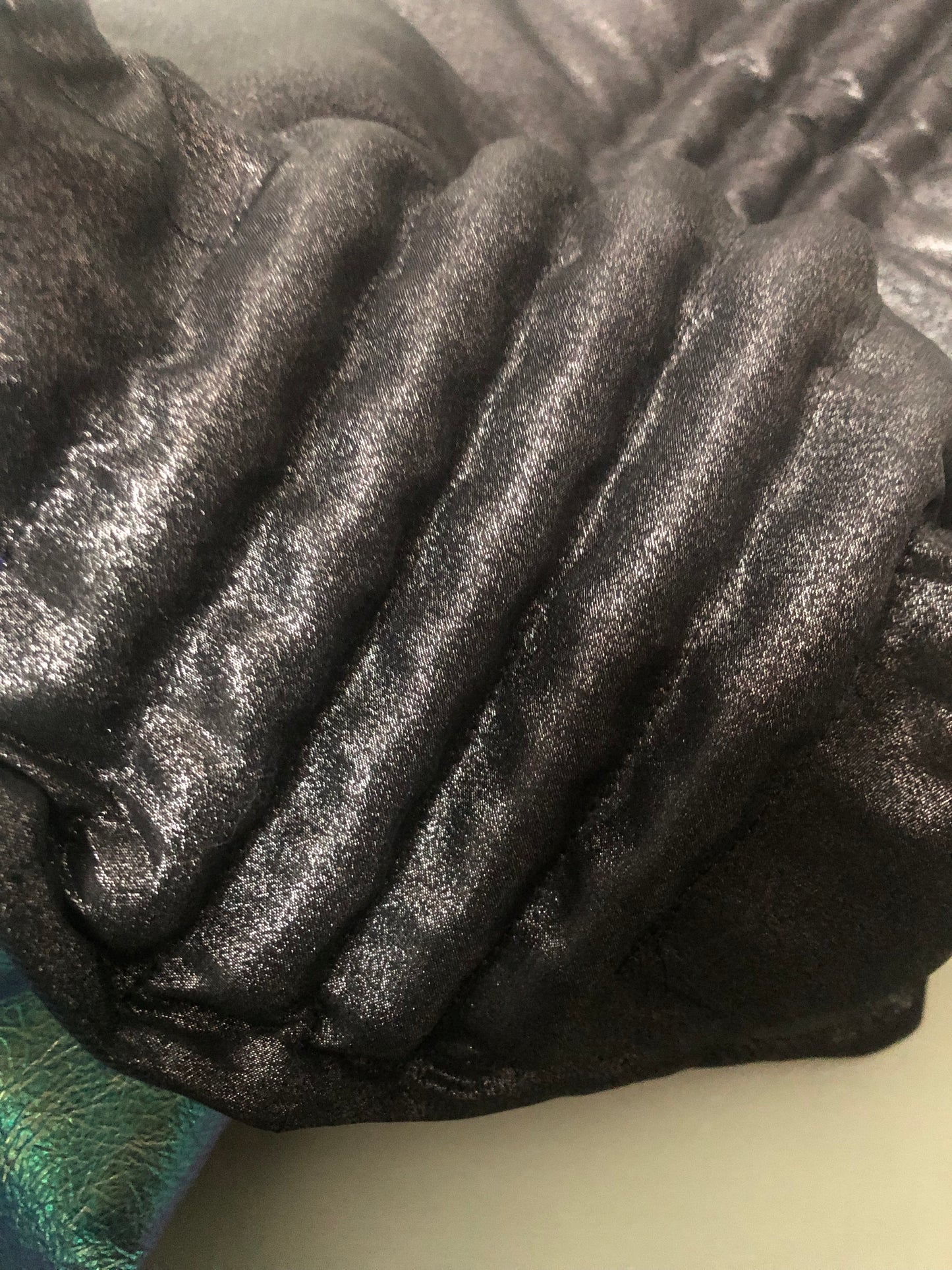 Zero left: Black abalone (cotton/nylon) — Deep Pressure Therapy | Cooling Compression Shark