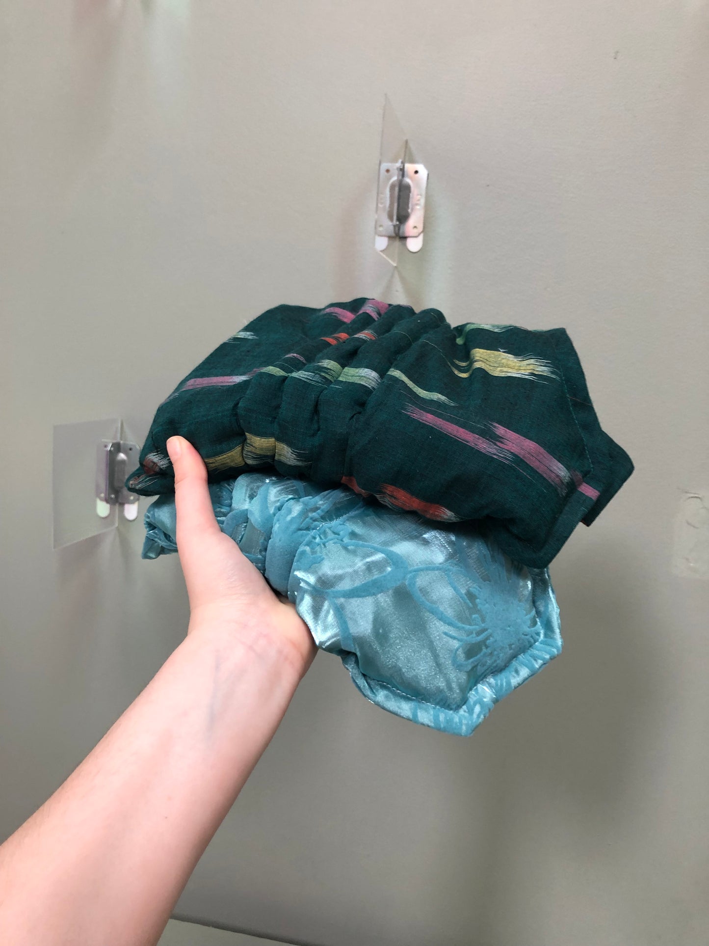 Zero left: Anemone flowers (Velvet taffeta) — Deep Pressure Therapy | Cooling Compression Shark