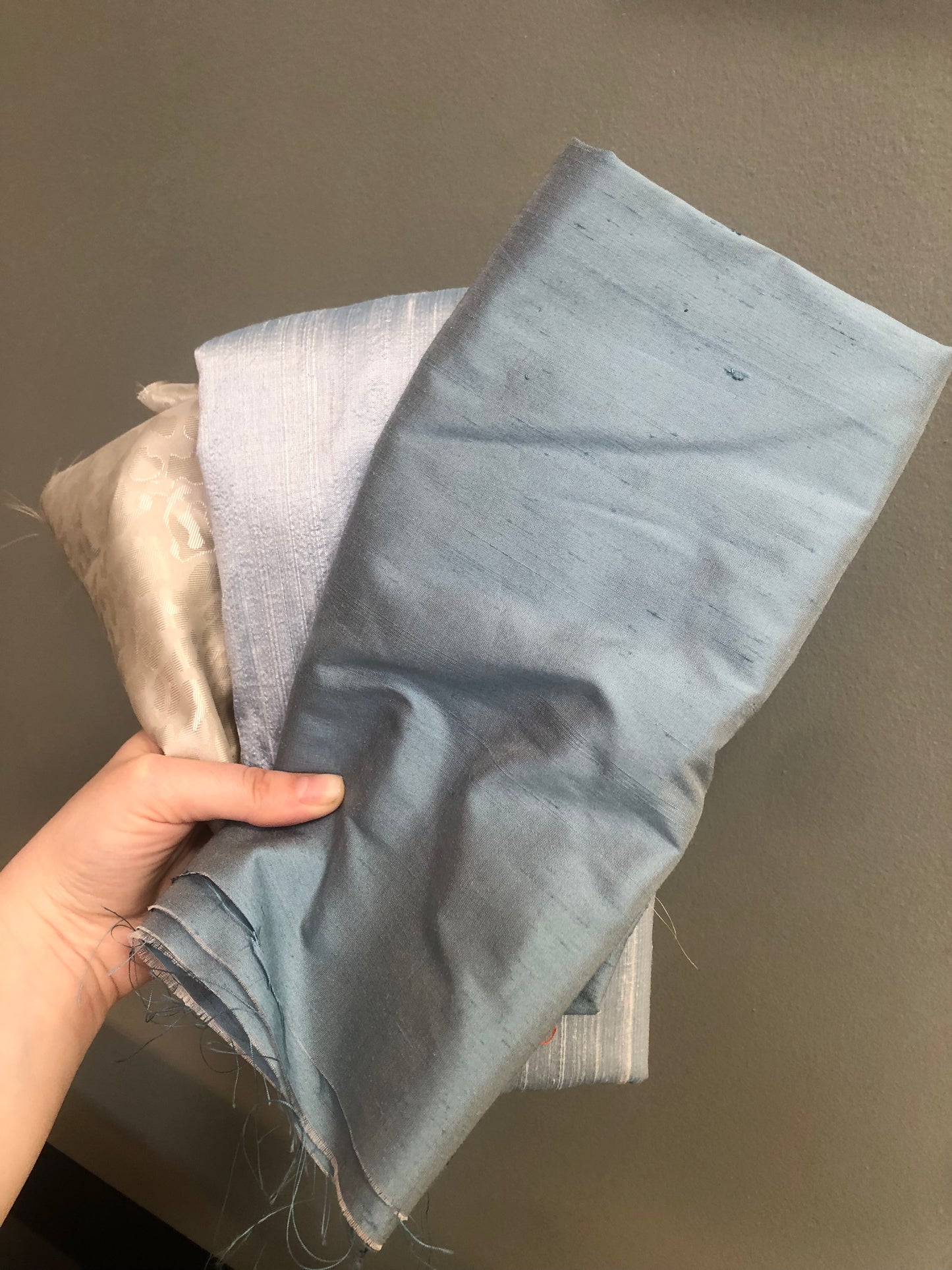 Zero left: Pomatomas (dupioni silk) — Deep Pressure Therapy | Cooling Compression Shark