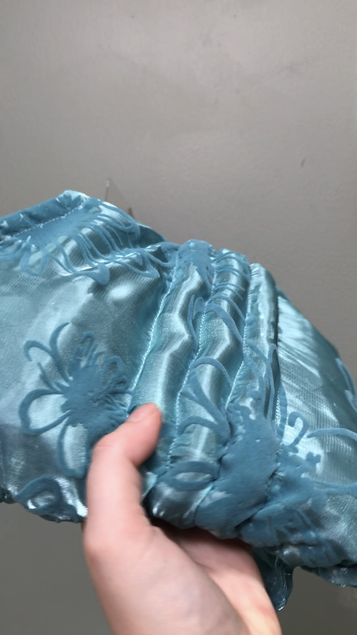 Zero left: Anemone flowers (Velvet taffeta) — Deep Pressure Therapy | Cooling Compression Shark