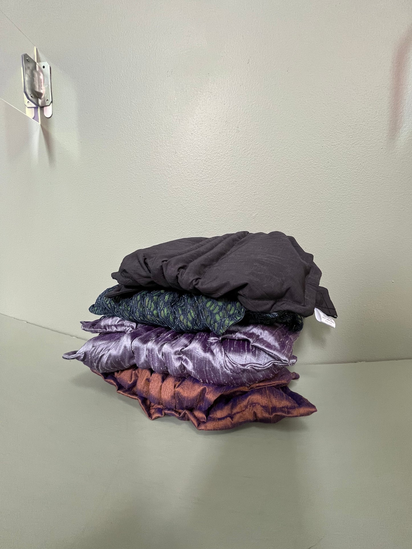 Zero left: Blackcheek Moray Eel (crinkle silk) — Deep Pressure Therapy | Cooling Compression Shark