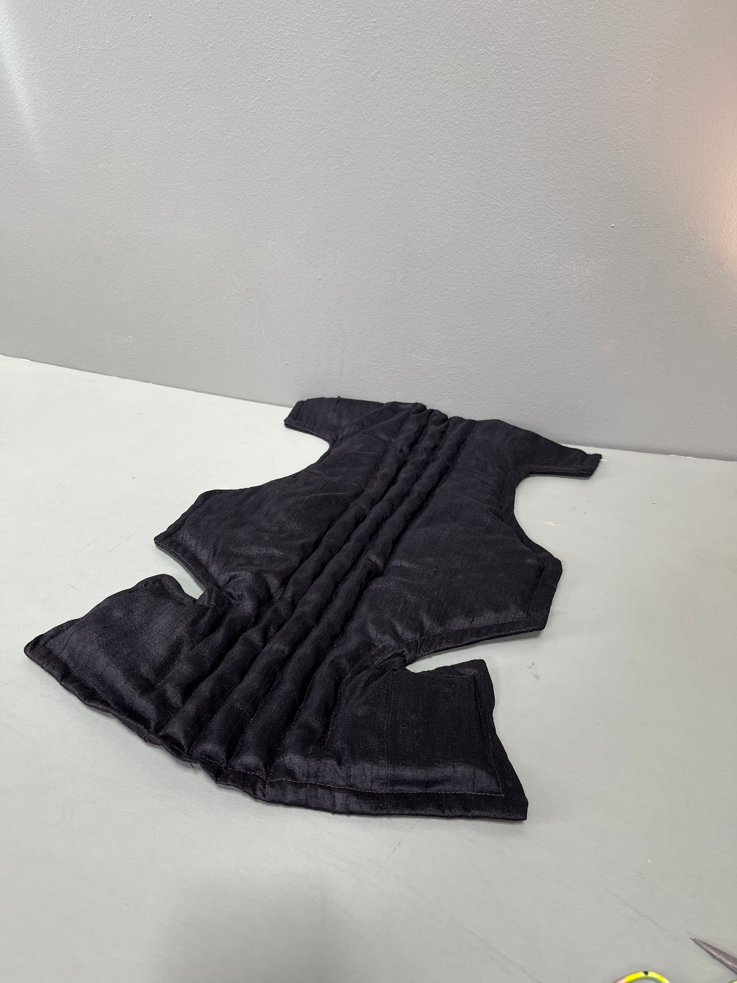 . Black molly (dupioni silk) — Deep Pressure Therapy | Cooling Compression Shark