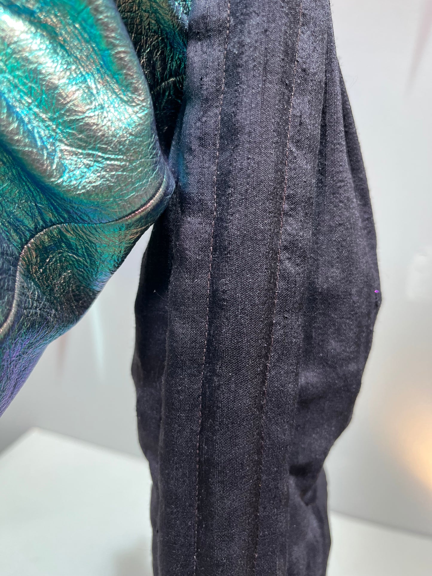 . Black molly (dupioni silk) — Deep Pressure Therapy | Cooling Compression Shark