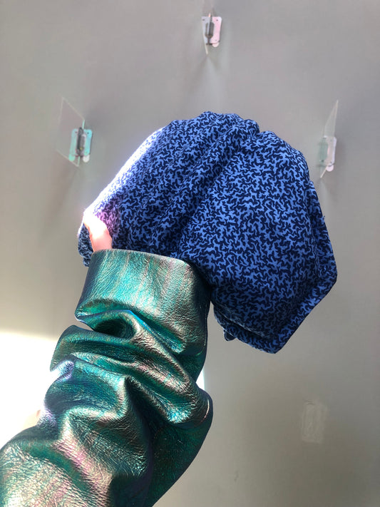 Zero left: Blanquillo (cotton) — Deep Pressure Therapy | Cooling Compression Shark