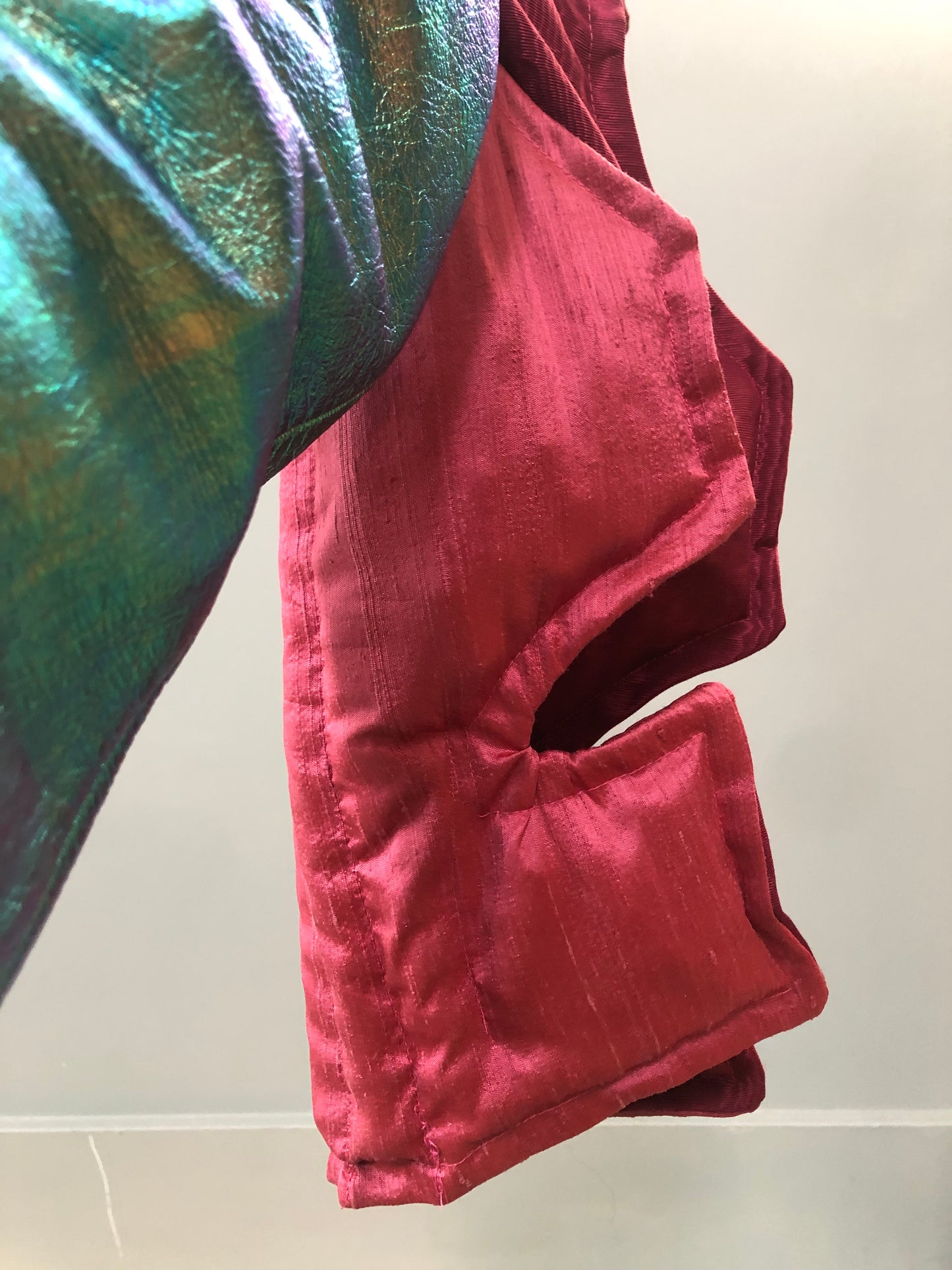 Zero left: Lobster (dupioni silk/silk moire) — Deep Pressure Therapy | Cooling Compression Shark