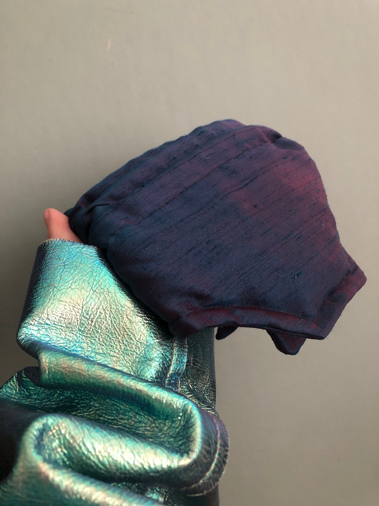 . Bogwitch (dupioni silk) — Deep Pressure Therapy | Cooling Compression Shark