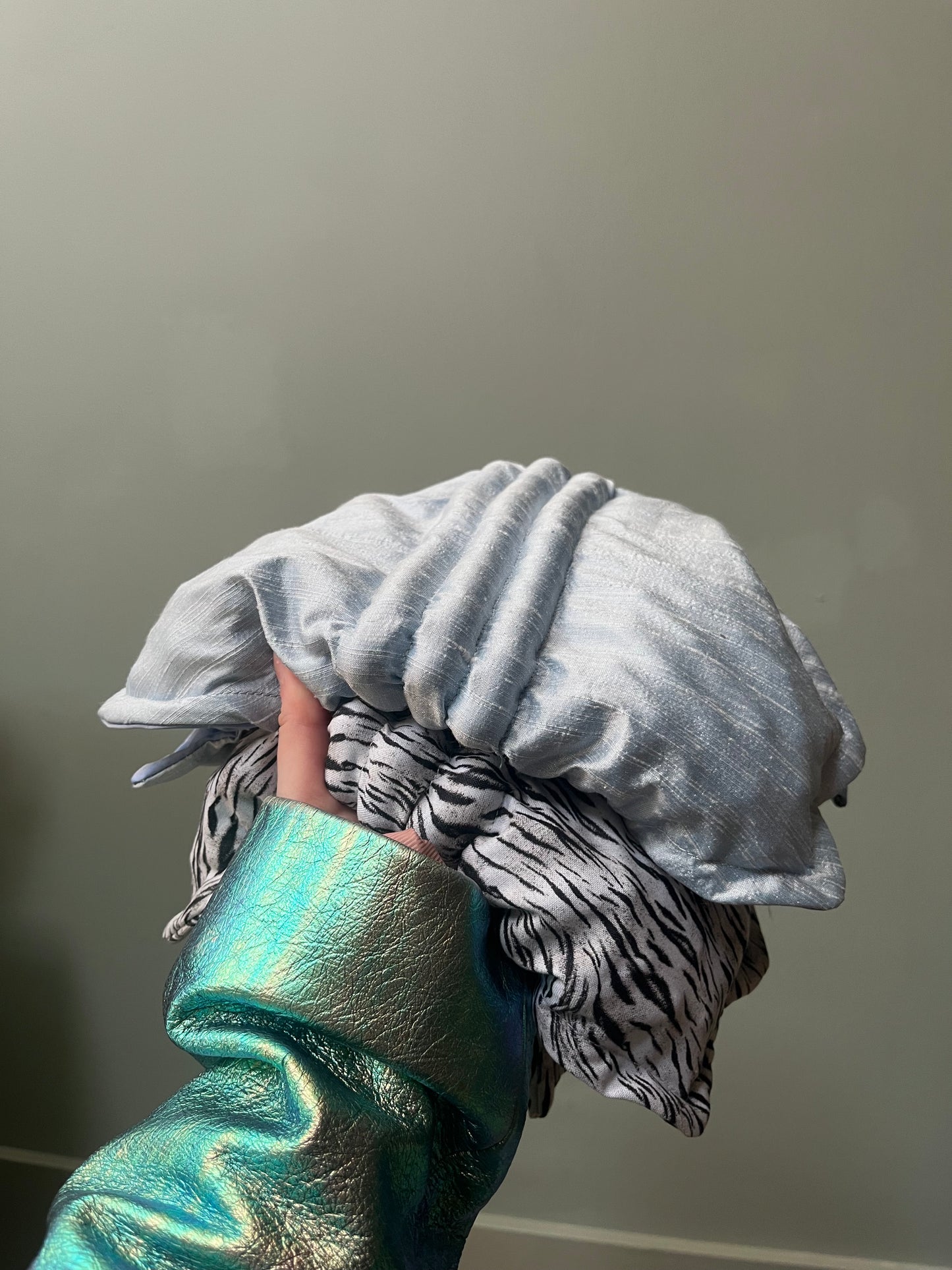 Zero left: Halloween! Axolotl’s skeleton — Deep Pressure Therapy | Cooling Compression Shark