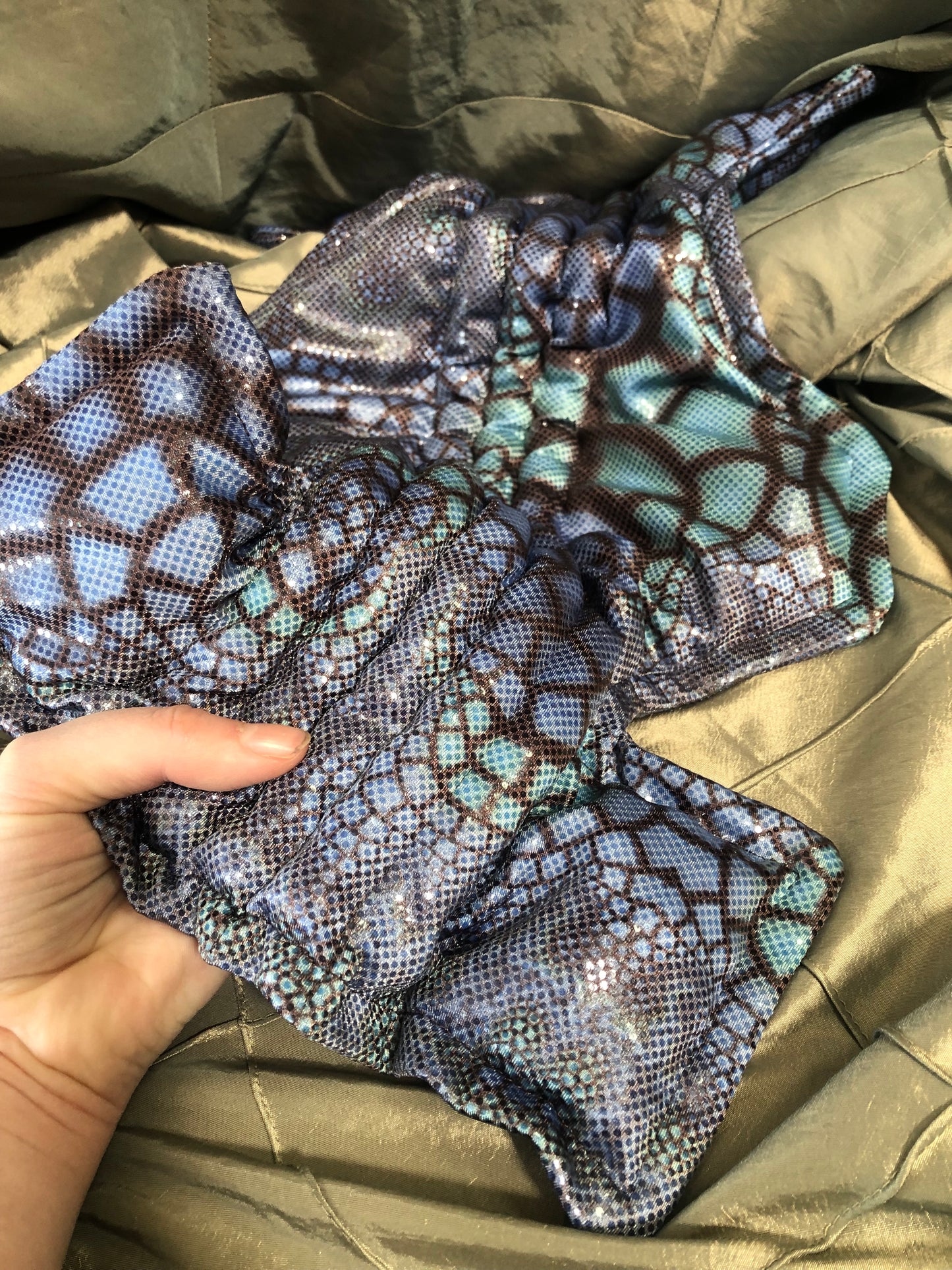 Zero: Mantis Shrimp (iridescent blend) — Deep Pressure Therapy | Cooling Compression Shark