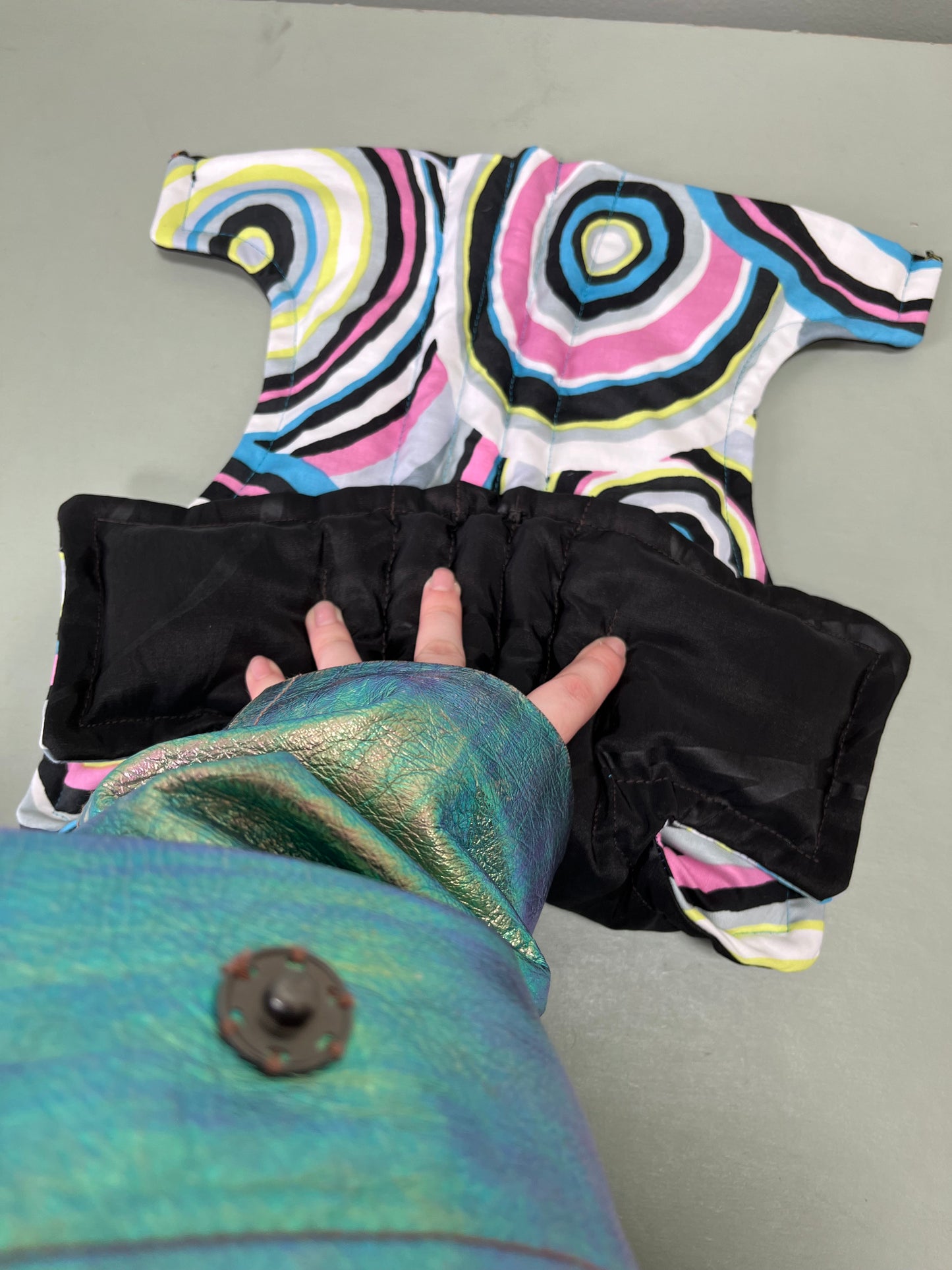 Zero left: Tentacle-belly (cotton/poly) — Deep Pressure Therapy | Cooling Compression Shark
