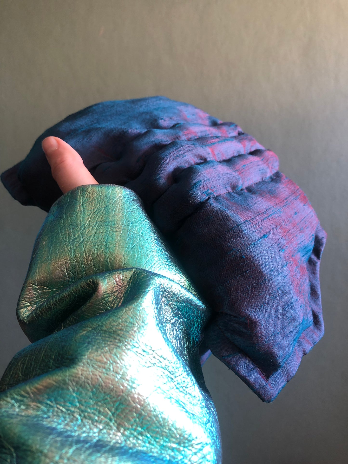 . Bogwitch (dupioni silk) — Deep Pressure Therapy | Cooling Compression Shark
