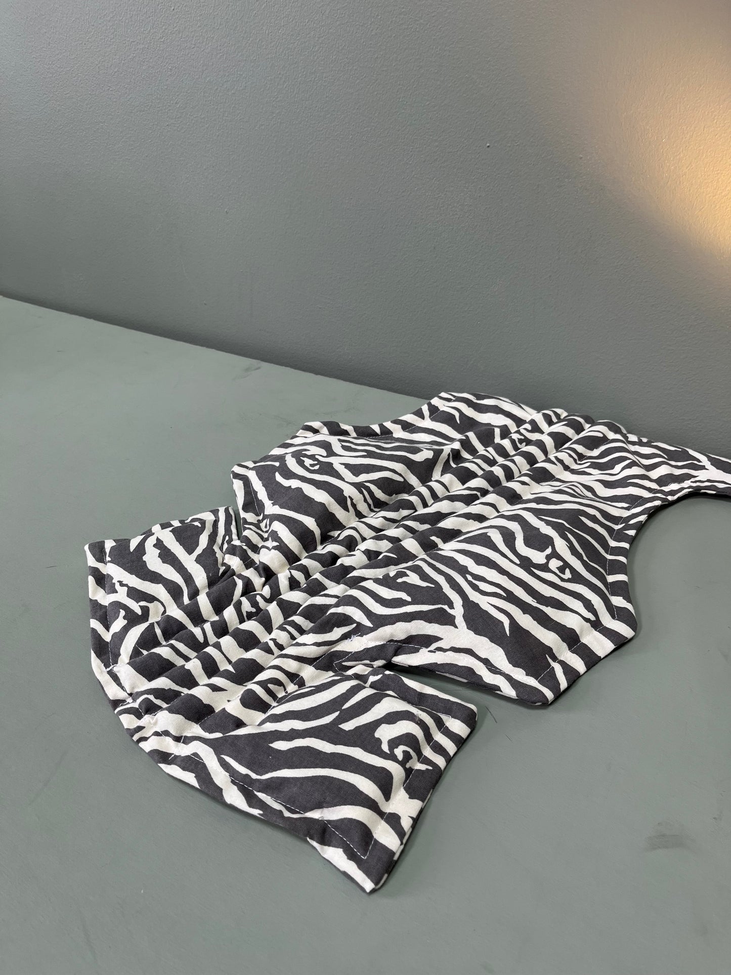 Zero left: Zebrafish (cotton) — Deep Pressure Therapy | Cooling Compression Shark
