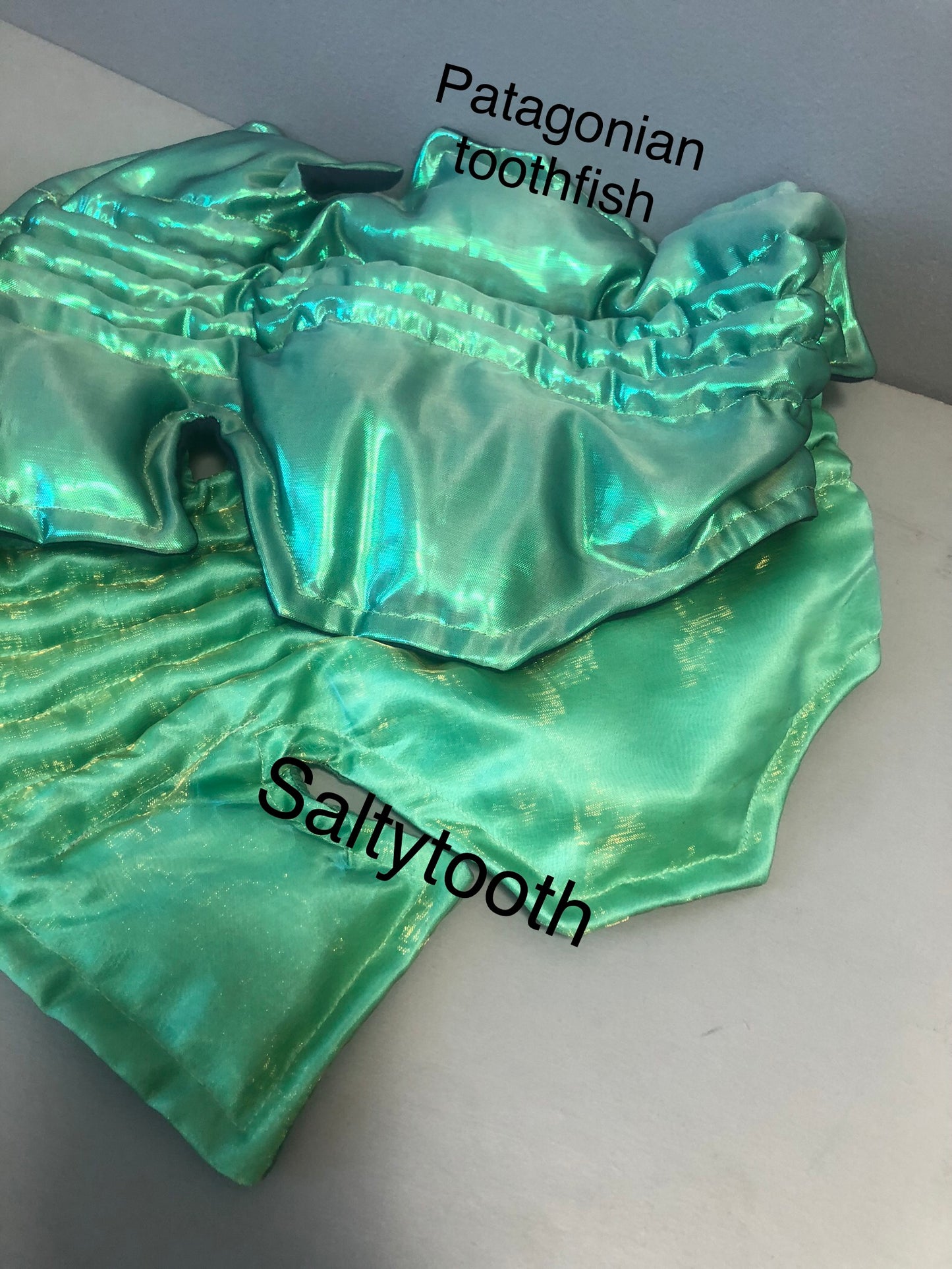 Zero left: Saltytooth (organza nylon) — Deep Pressure Therapy | Cooling Compression Shark