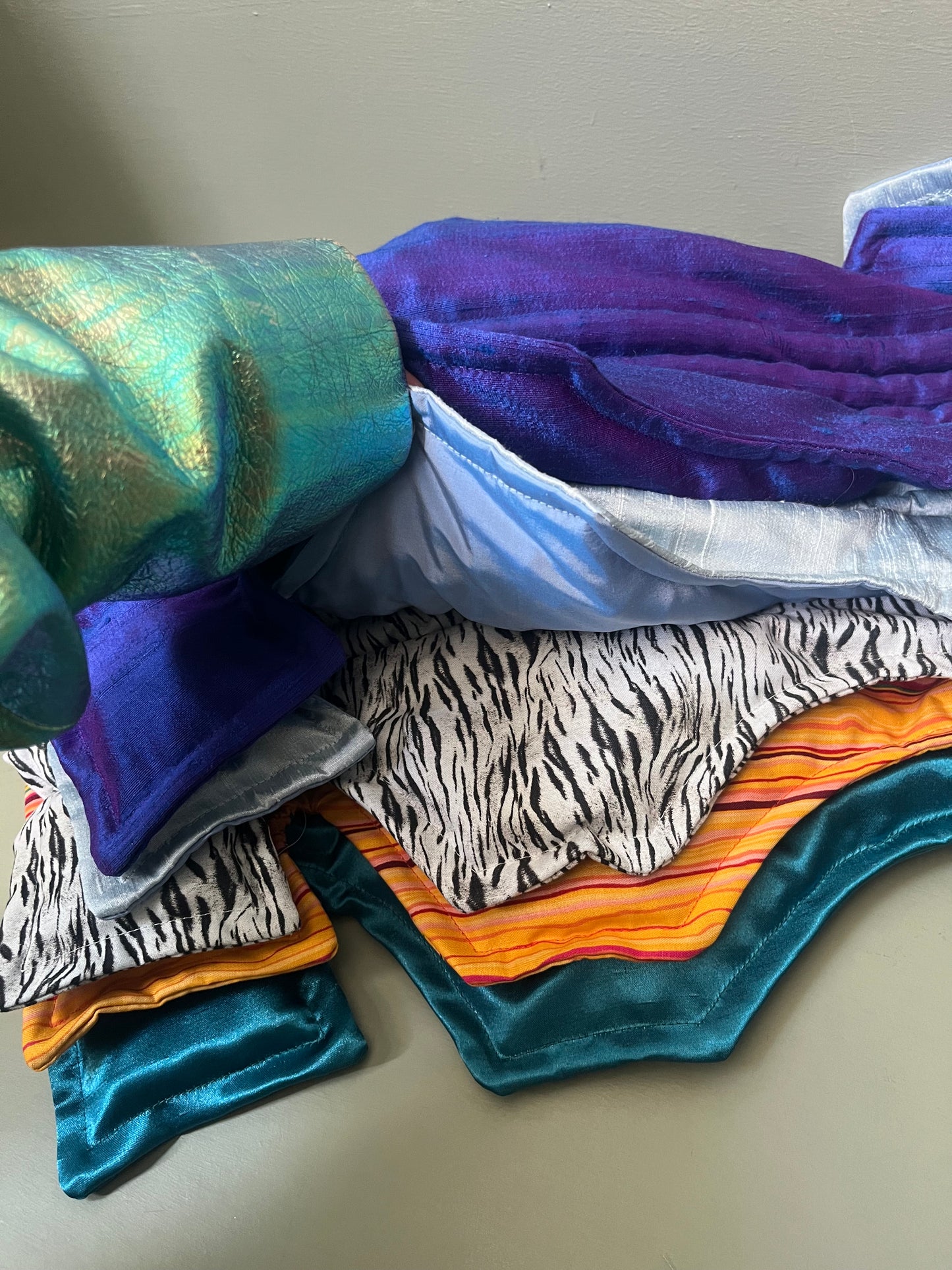 Zero left: Halloween! Axolotl’s skeleton — Deep Pressure Therapy | Cooling Compression Shark