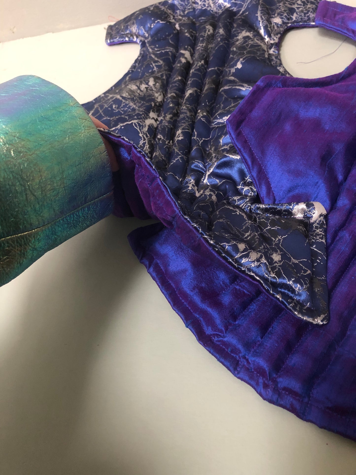 . Pearlscale (dupioni silk) — Deep Pressure Therapy | Cooling Compression Shark