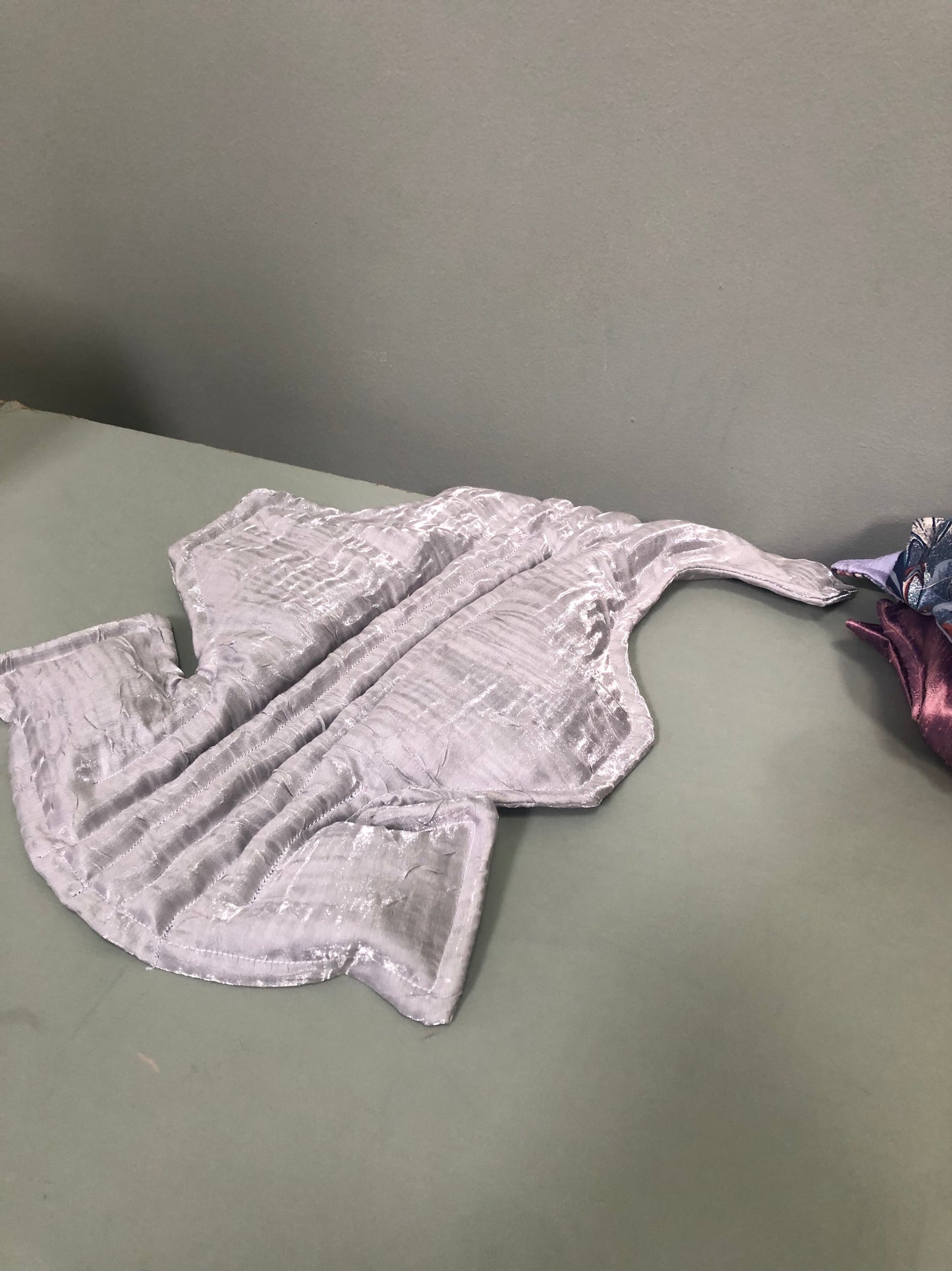 Zero left: Pearlfish (poly) — Deep Pressure Therapy | Cooling Compression Shark