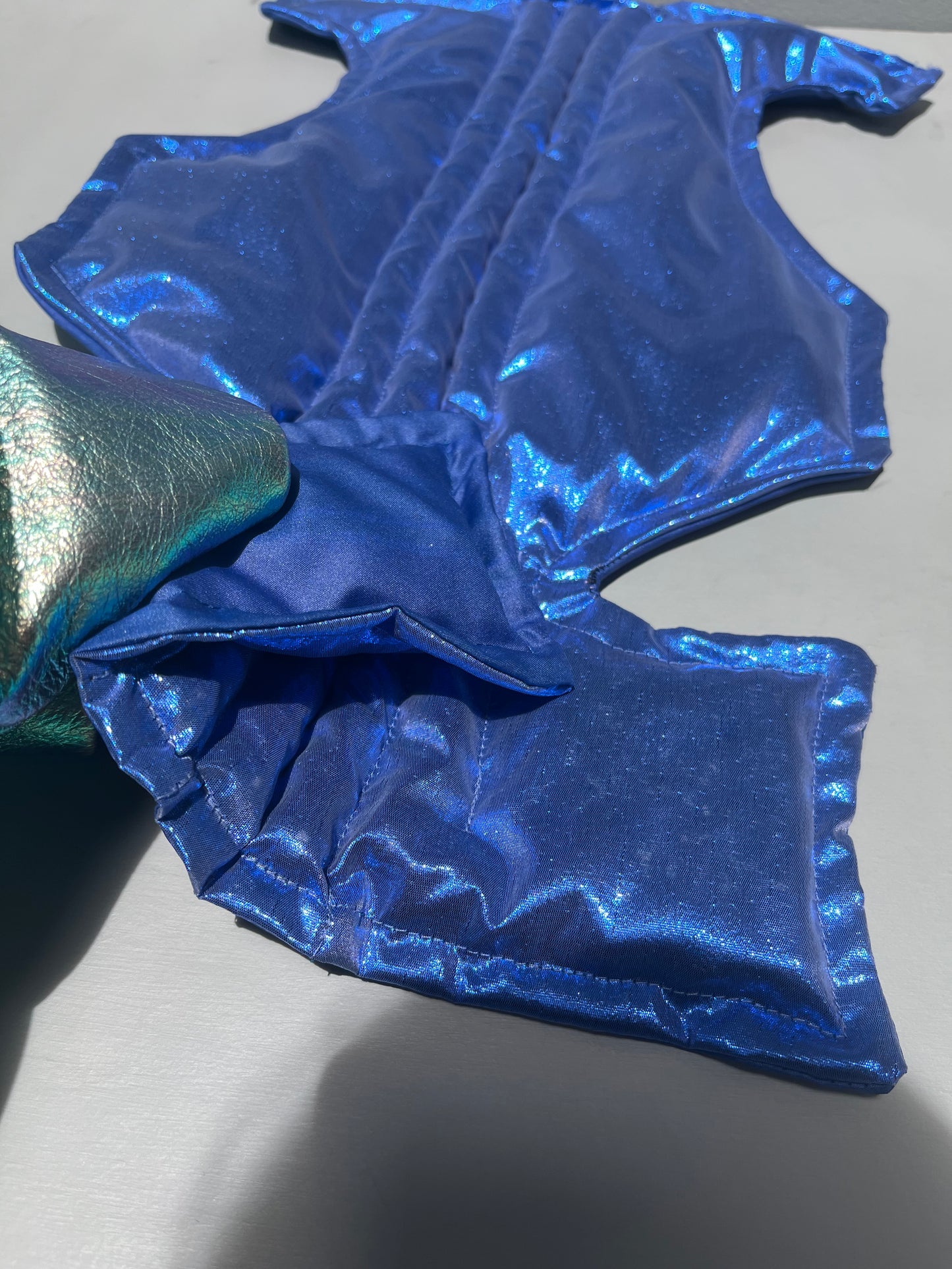 Zero left: Kutubufish (organza poly) — Deep Pressure Therapy | Cooling Compression Shark
