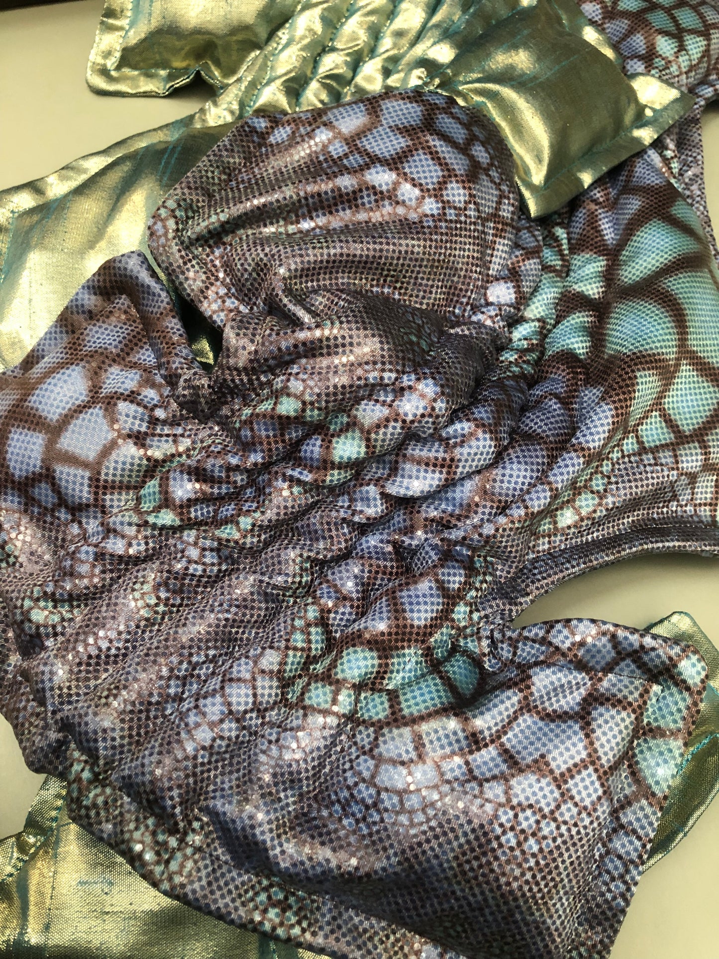 Zero: Mantis Shrimp (iridescent blend) — Deep Pressure Therapy | Cooling Compression Shark