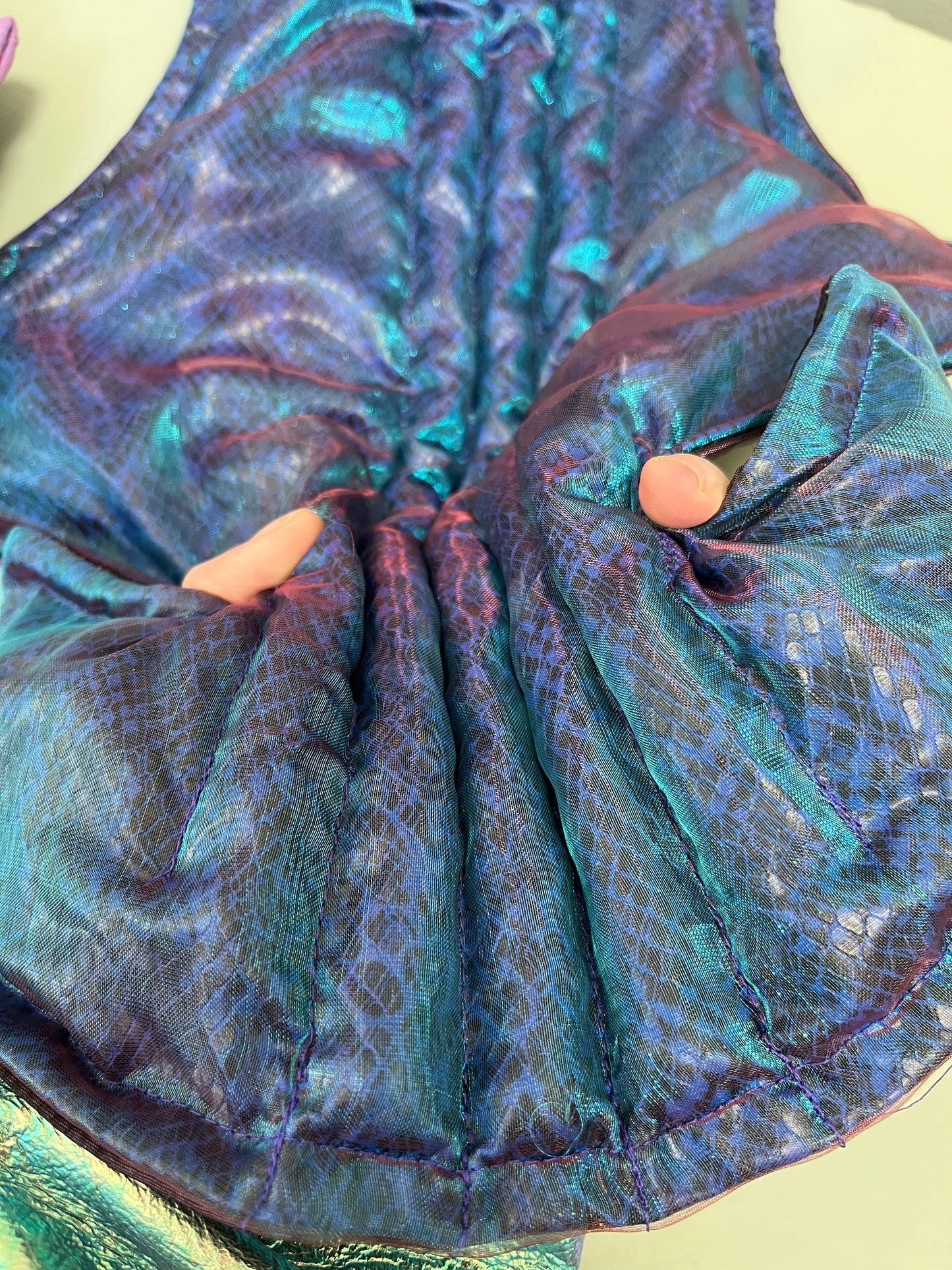 Zero left: Reptile skin (organza/nylon) — Deep Pressure Therapy | Cooling Compression Shark