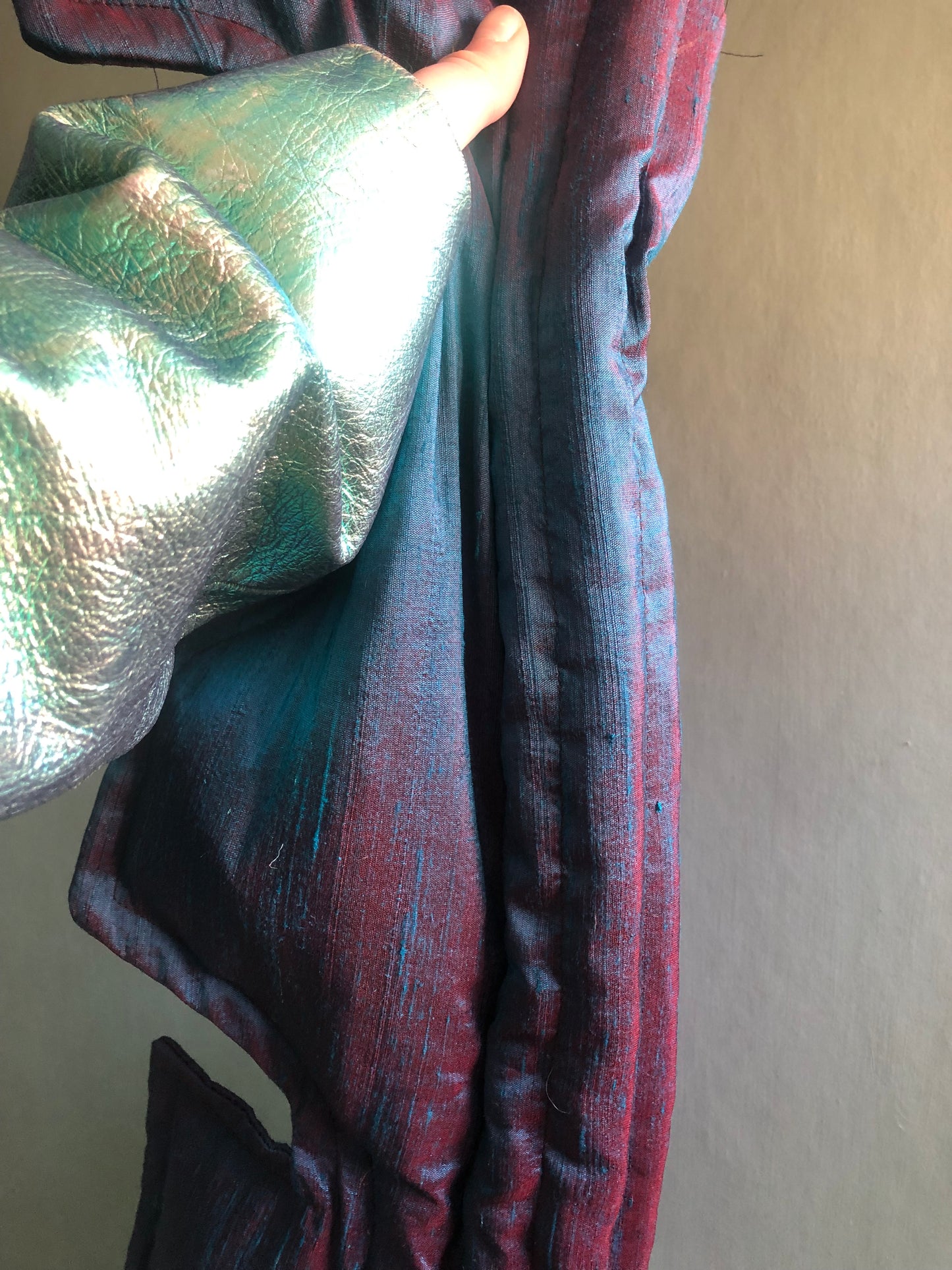 . Bogwitch (dupioni silk) — Deep Pressure Therapy | Cooling Compression Shark