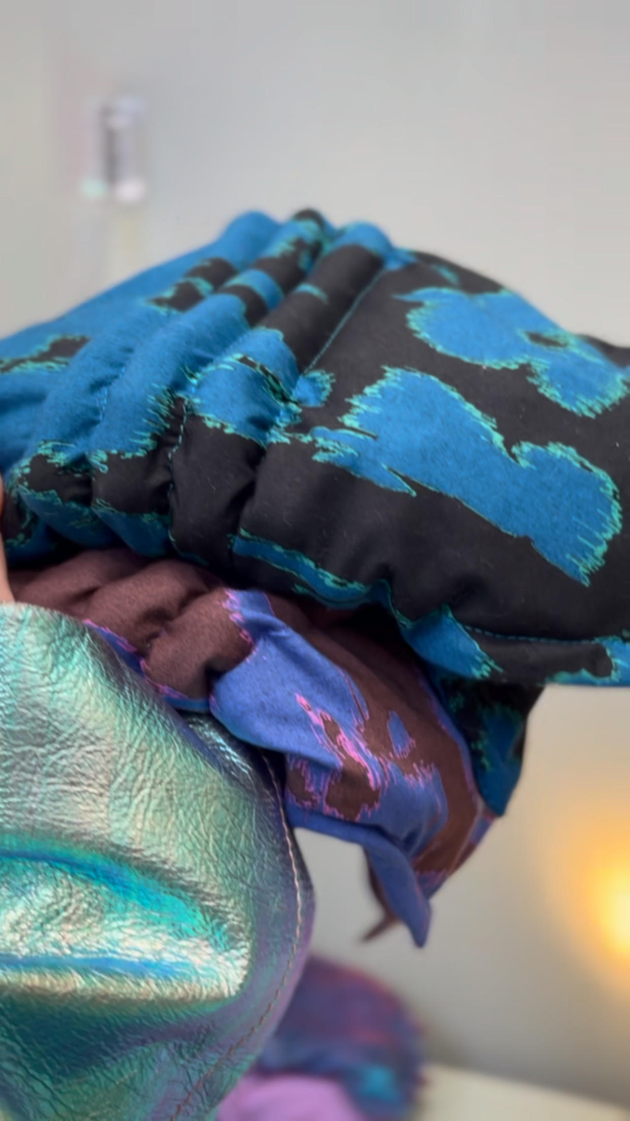 Zero left: Neon cuttlefish (cotton) —Deep Pressure Therapy | Cooling Compression Shark